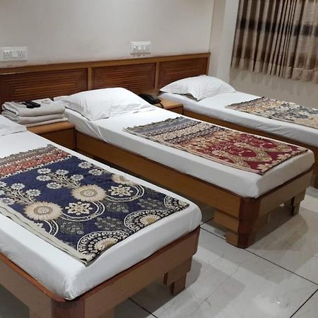 Hotel Ankit Virpur 外观 照片